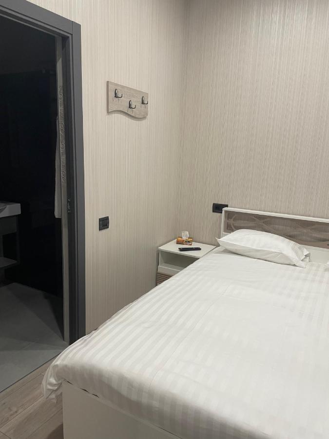 Park Avenue Hotel Jerevan Eksteriør billede