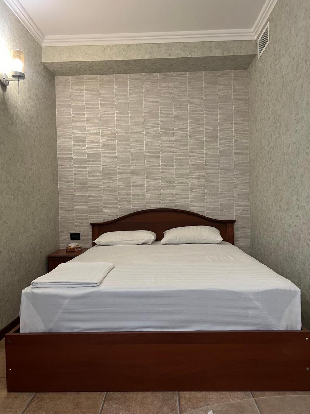 Park Avenue Hotel Jerevan Eksteriør billede