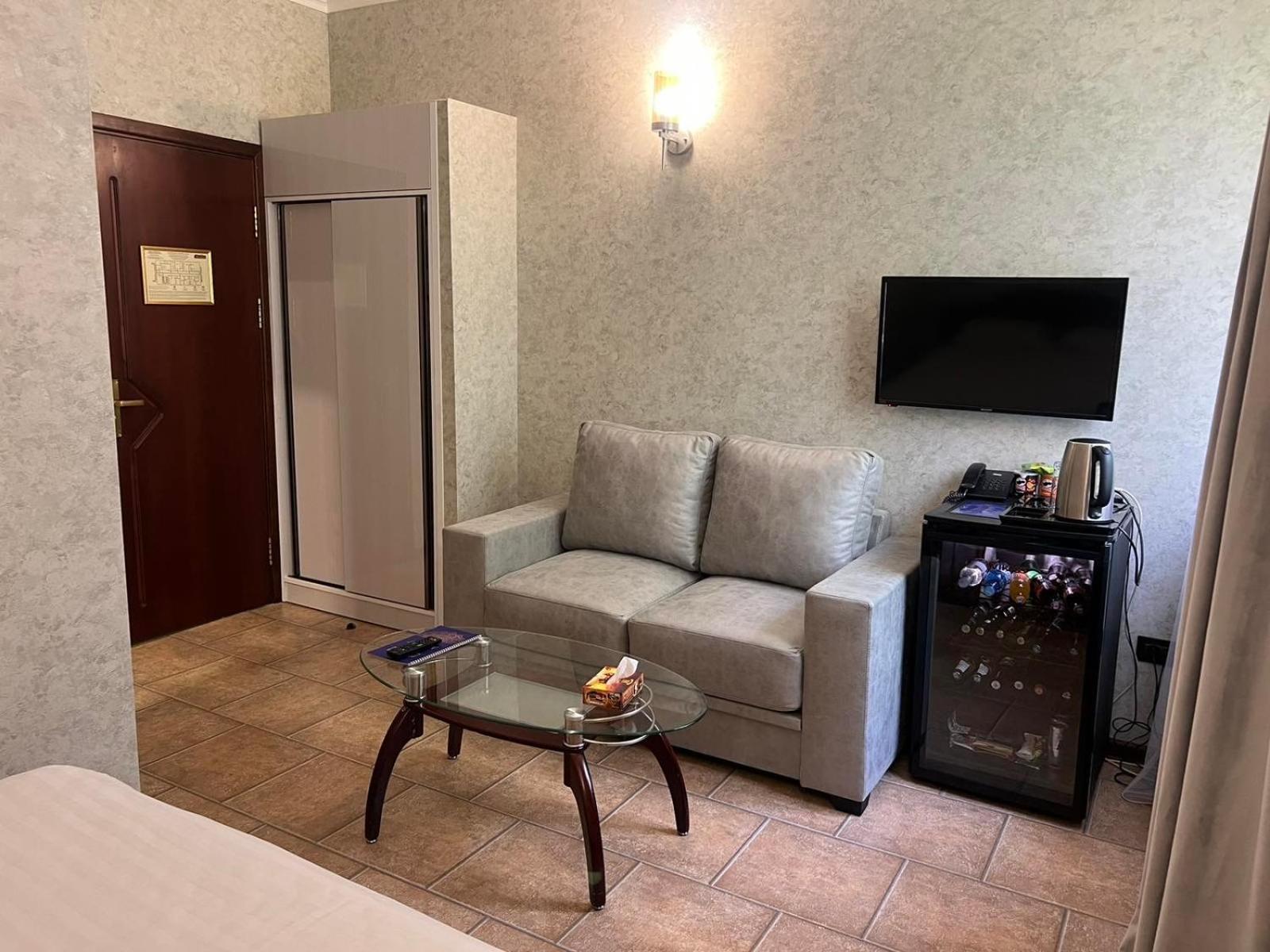 Park Avenue Hotel Jerevan Eksteriør billede