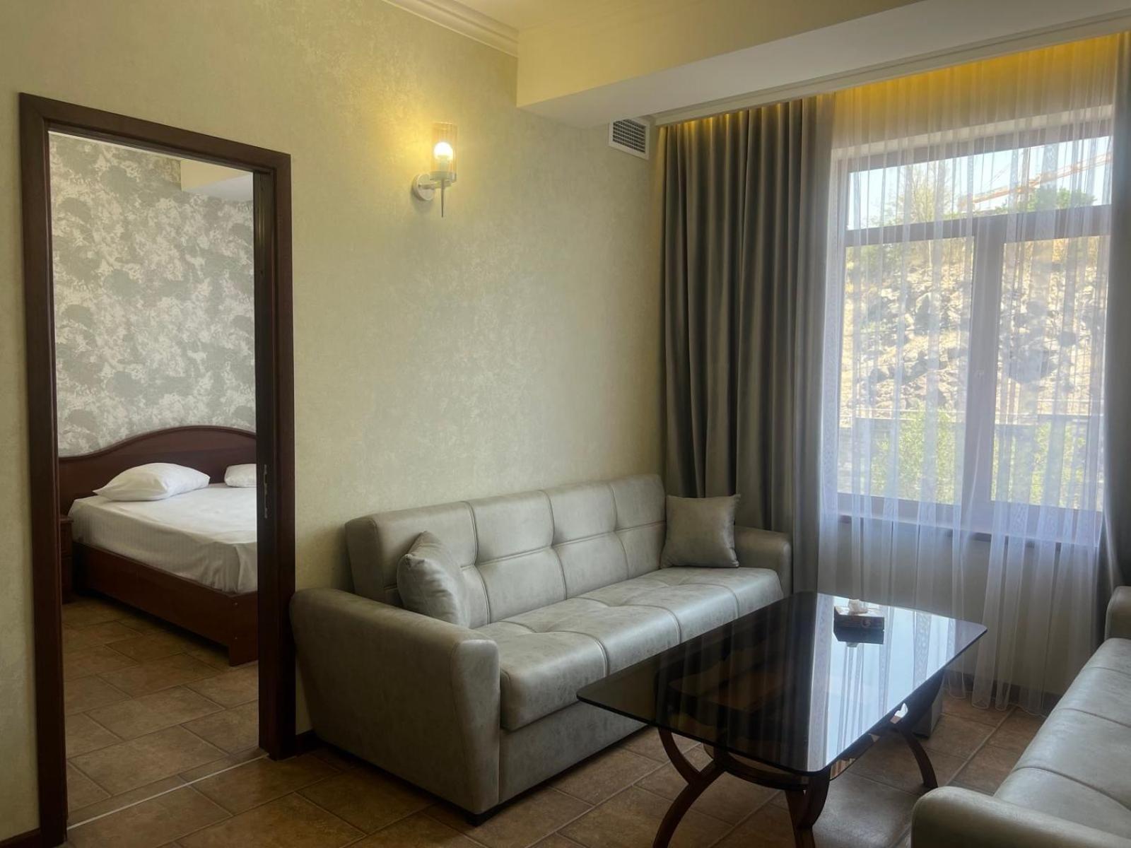 Park Avenue Hotel Jerevan Eksteriør billede