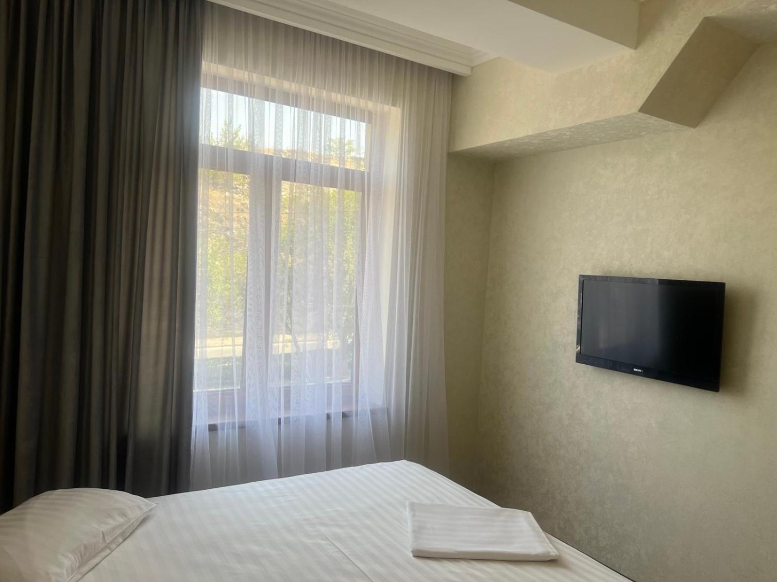 Park Avenue Hotel Jerevan Eksteriør billede