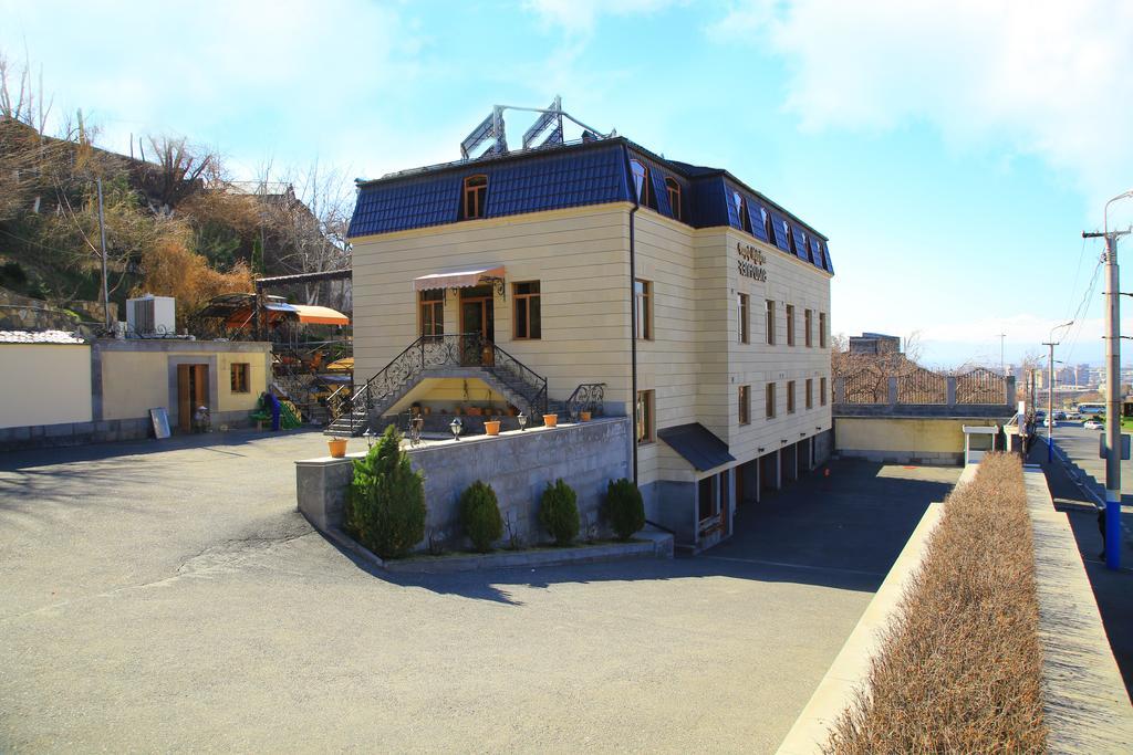 Park Avenue Hotel Jerevan Eksteriør billede