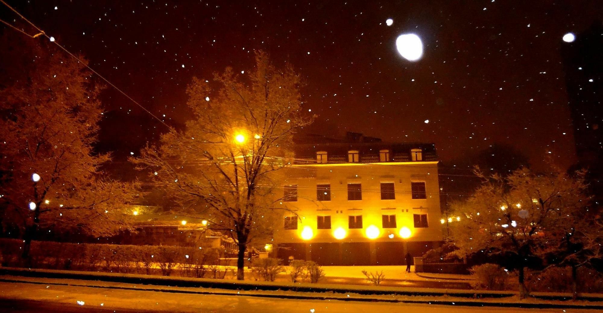Park Avenue Hotel Jerevan Eksteriør billede