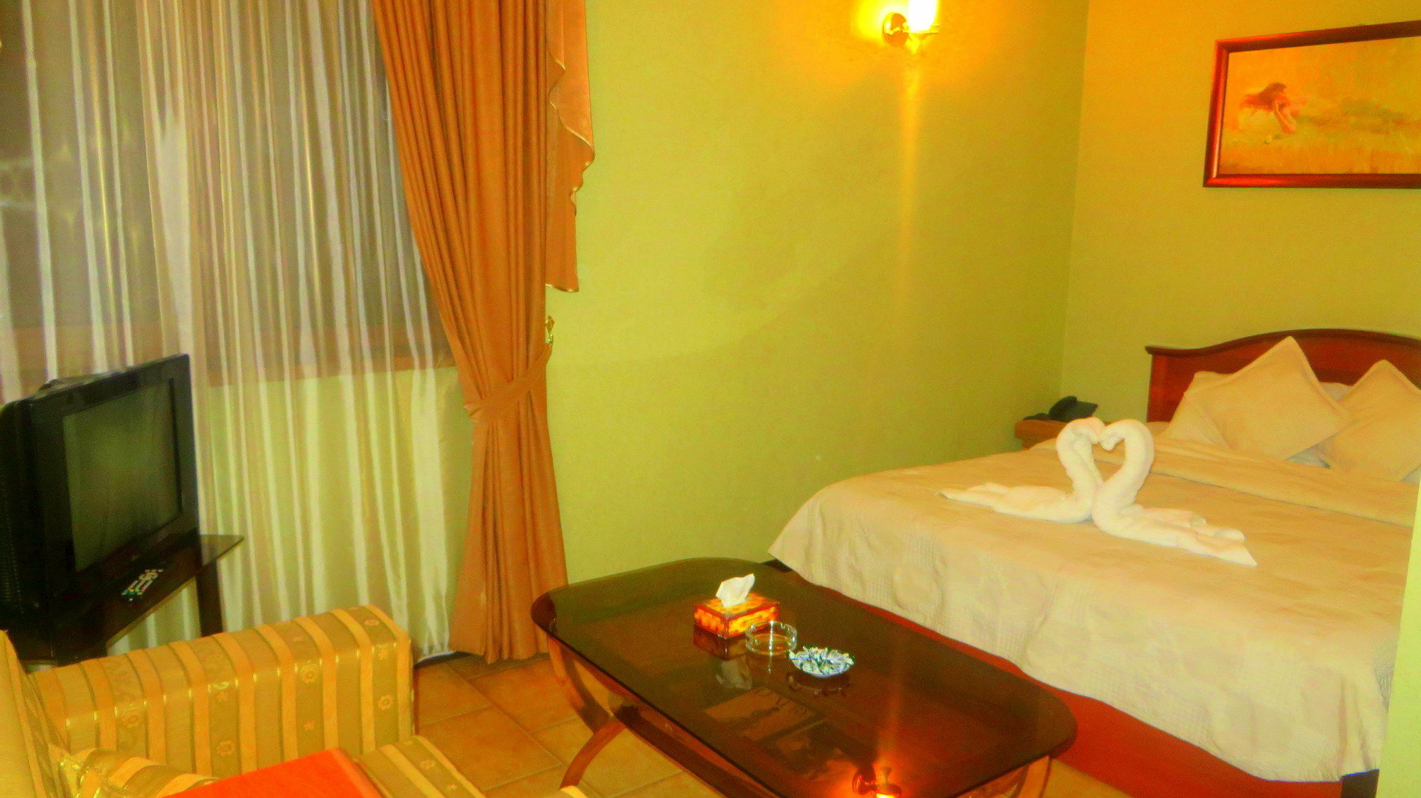 Park Avenue Hotel Jerevan Eksteriør billede